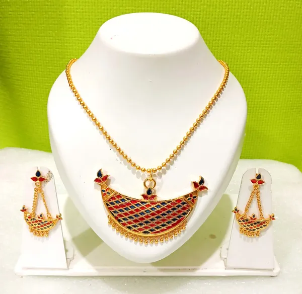 Assamese_Traditional_Gold_Plated_Red_Blue_Colour_Joonbiri_Chain_Jewellery_Set_For_Women